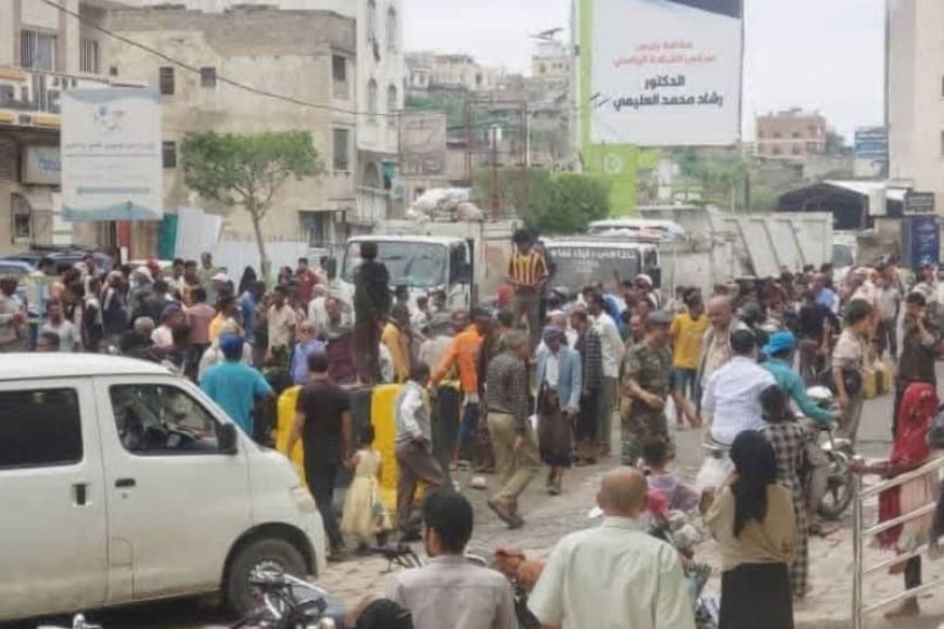 تعز: إغتيال مديرة صندوق النظافة والتحسين افتهان المشهري&quot; وسط المدينة.