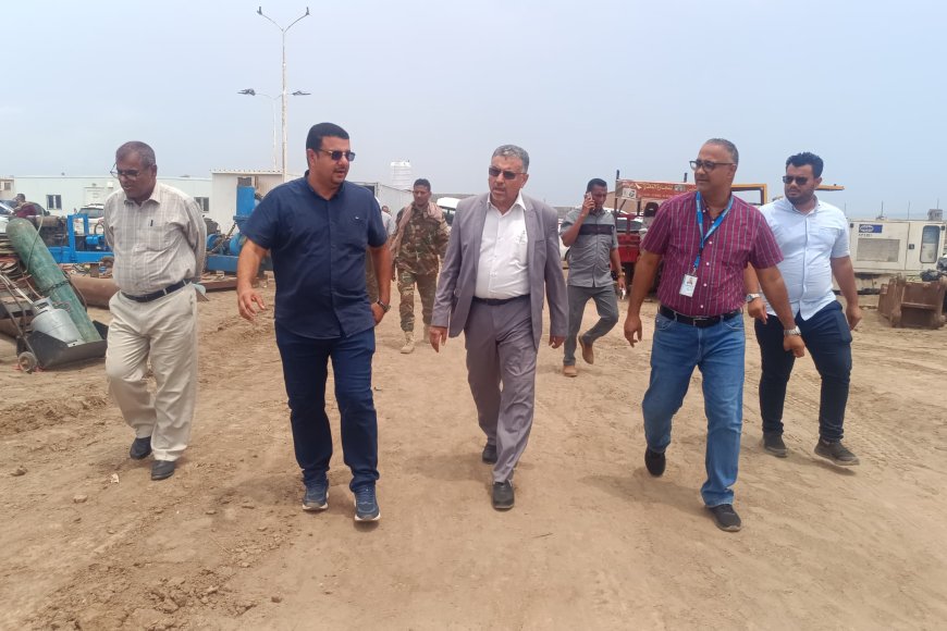 نائب محافظ عدن  يترأس اجتماعا لمناقشة آلية العمل في مشروعي محطة وخط الصرف الصحي الكراع & العريش 