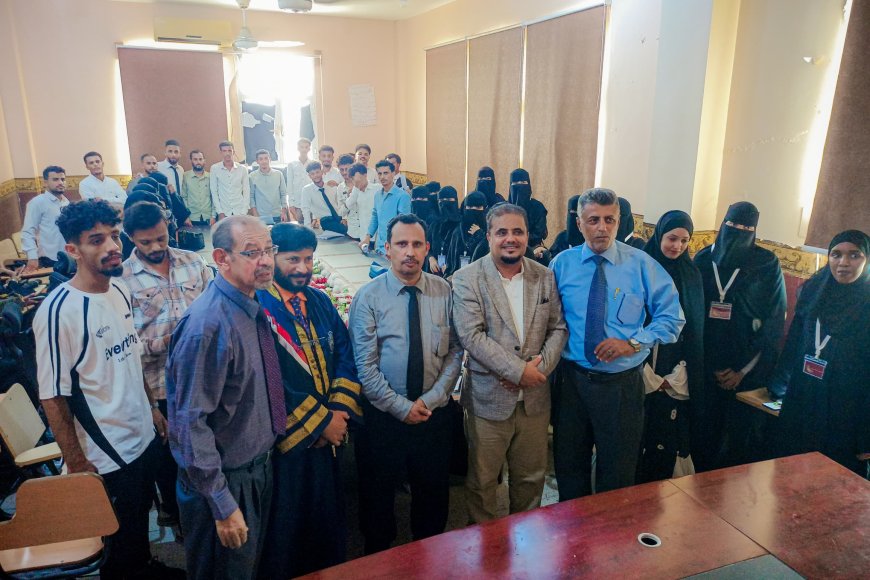 مناقشة علمية لمشاريع تخرج طلاب قسم إدارة الأعمال بجامعة عدن