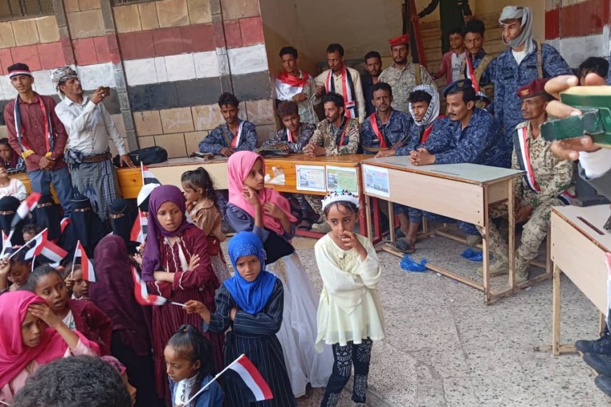 تعز.. مدرسة الأجيال مزاندة بمديرية مقَْبنة تحتفي بالذكرى الـ 63 لثورة 26 سبتمبر المجيدة