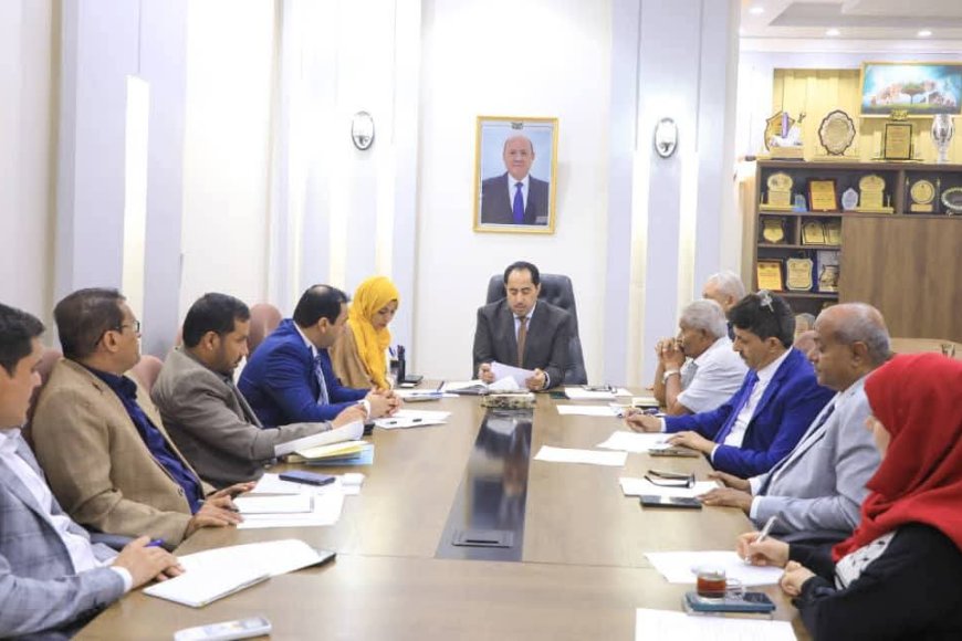 الوزير البكري يترأس اجتماعًا لوكلاء الوزارة والقطاعات العامة والوكلاء المساعدين