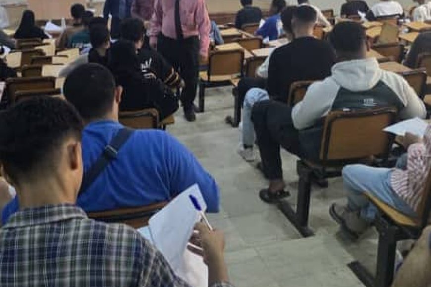 كلية العلوم الإدارية بجامعة عدن تبدأ امتحانات الدور الثاني للفصل الدراسي الثاني