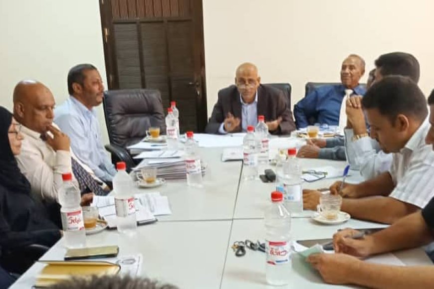 مجلس الدراسات العليا بجامعة عدن يناقش تطوير البرامج الأكاديمية في اجتماعه الدوري السادس