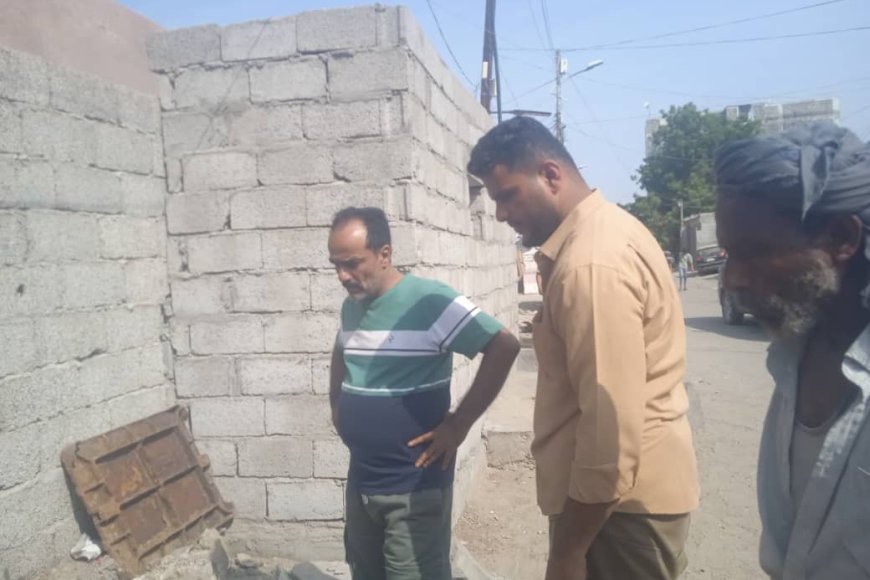 السلطة المحلية بخورمكسر تنفذ حملة واسعة لتصفية وإعادة تأهيل مناهل الصرف الصحي