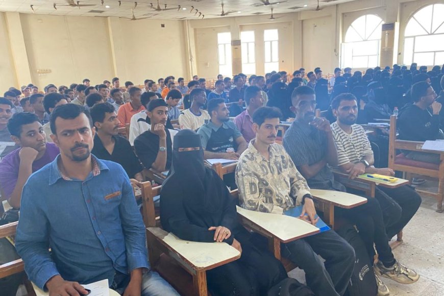 عميد كلية العلوم باسردة يزور طلاب السنة التحضيرية ويشيد بالطلاب (الصم) من مؤسسة رموز  