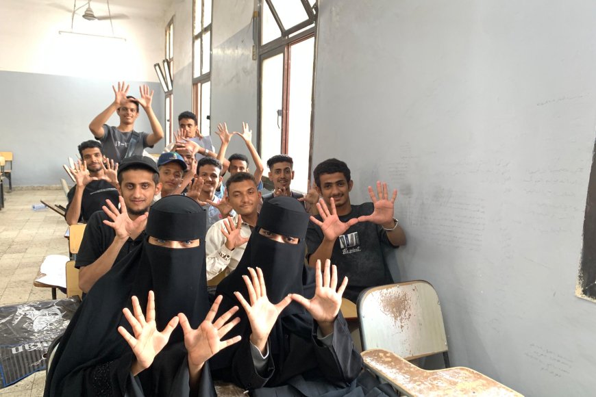 عدن:طلاب مؤسسة رموز التنموية للصم وذوي الاحتياجات الخاصة يباشرون التعليم التحضيري في قسم "إدارة أعمال"