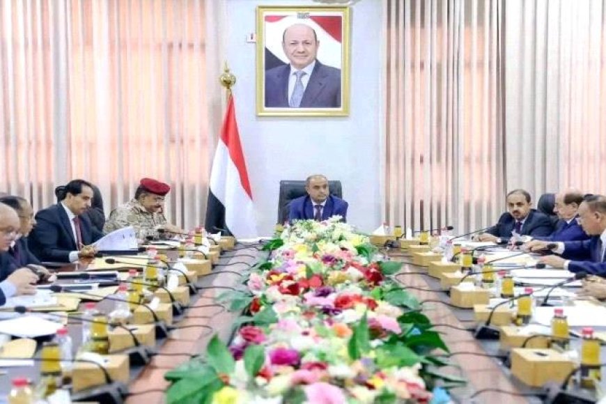 باحث اقتصادي يكشف سبب  تعثر استكمال صرف الرواتب المتأخرة للموظفين