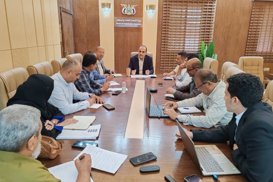 وزير الصحة يؤكد أهمية الإسراع في إنجاز استراتيجية الرعاية الصحية المجتمعية