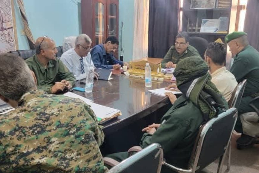 لجنة الإشراف العام تواصل زياراتها الميدانية لتعزيز الأمن في عدن