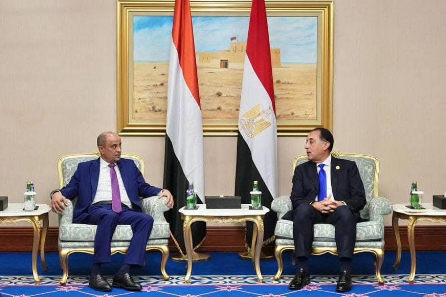 رئيس الوزراء يستعرض مع نظيره المصري العلاقات الأخوية وآفاق تنمية التعاون الثنائي في مختلف المجالات