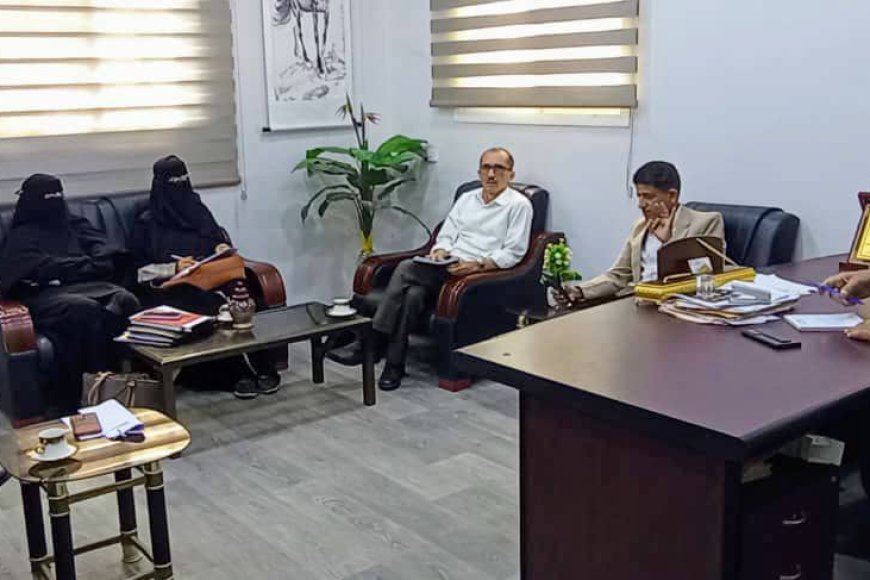 اجتماع لجنة الاعتماد الأكاديمي في كلية اللغات والترجمة بجامعة عدن