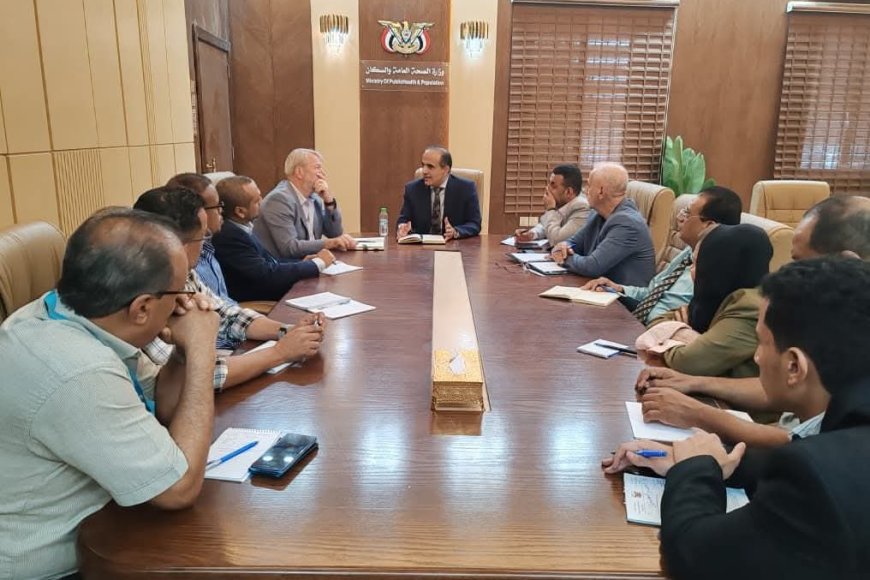 وزير الصحة يبحث مع ممثل اليونيسيف التحضيرات لقمة المانحين والوضع التغذوي في اليمن