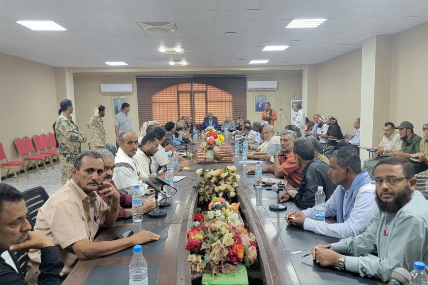 اجتماع في لحج يناقش تطوير القطاعين الصناعي والتجاري وتعزيز الرقابة على الأسواق