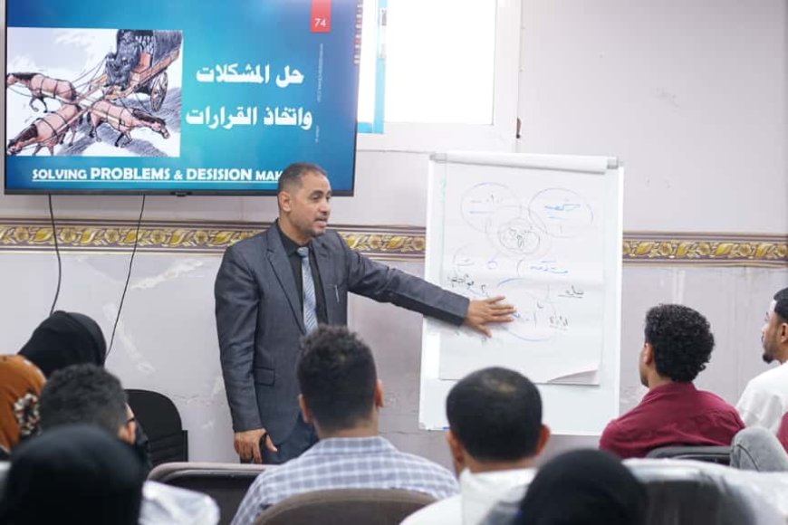 تواصل أعمال الدورة التدريبية لموظفي صندوق رعاية النشء والشباب والرياضة في عدن برعاية الوزير البكري