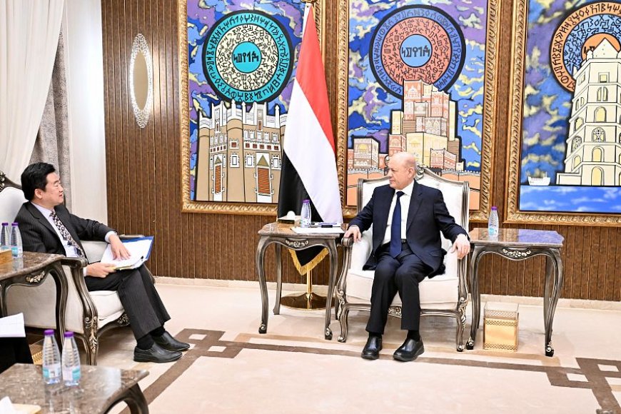 رئيس مجلس القيادة يستقبل القائم بأعمال سفارة جمهورية الصين الشعبية