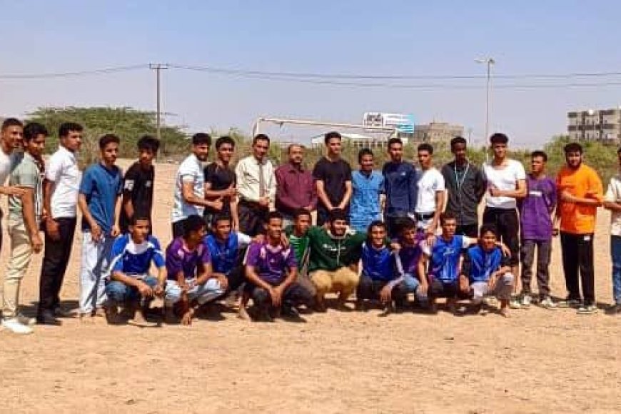 كلية الحقوق بجامعة عدن تدشن أنشطتها الطلابية للعام الجامعي الجديد بمباراة كروية