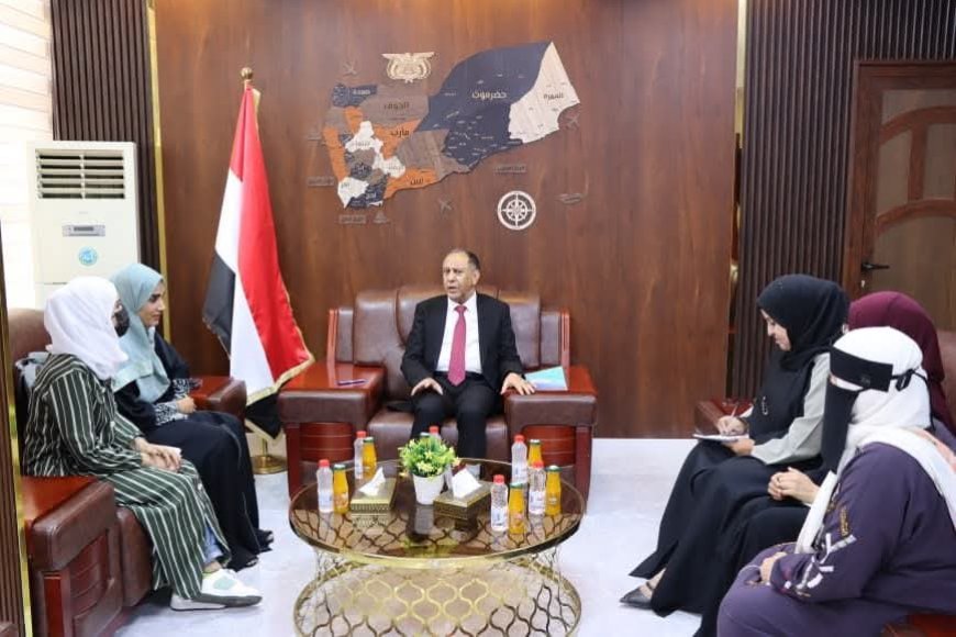 وزير الصناعية والتجارة يؤكد على أهمية تمكين المرأة اقتصادياً