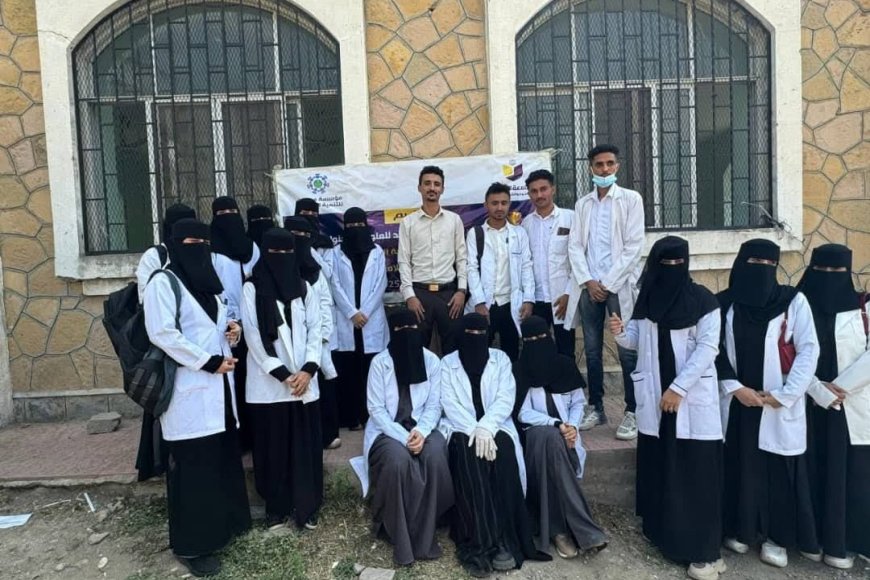 تعز..طلاب التمريض في الجند ينفذون مبادرة إنسانية لصالح مرضى مستشفى الأمراض النفسية