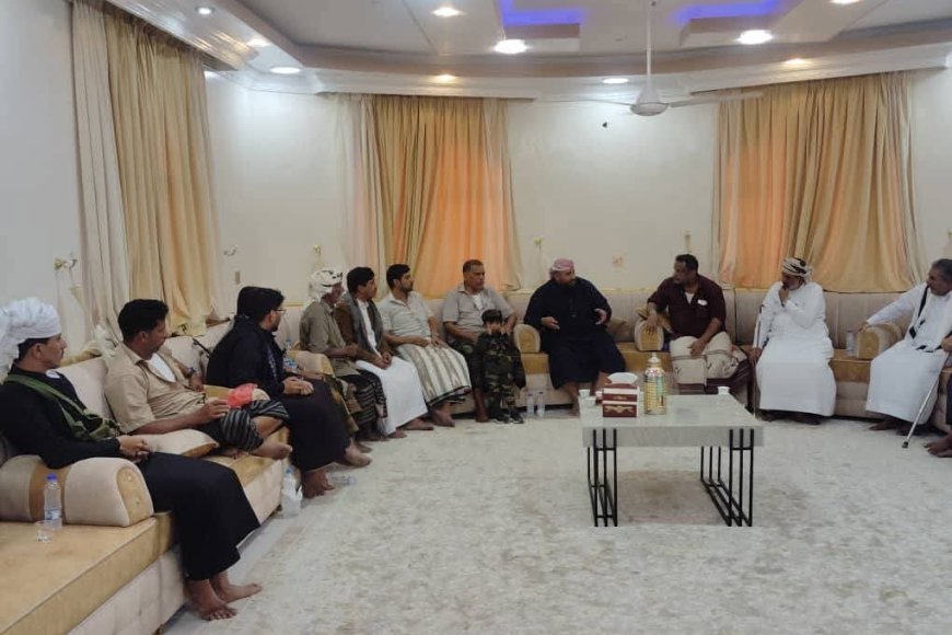 قائد قوات درع الوطن يزور منطقة نشطون ويؤكد أهمية تعزيز الأمن والاستقرار في المهرة