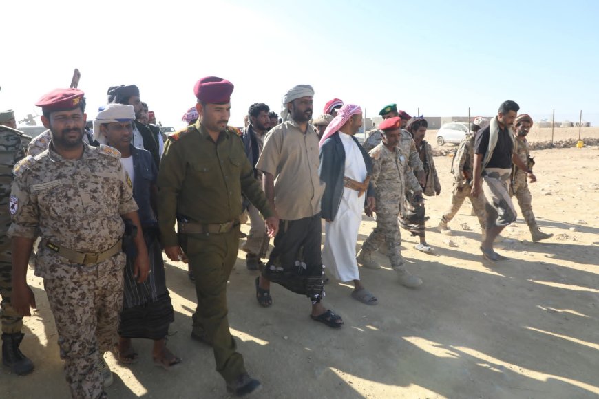 القائد الأعلى لقوات حماية حضرموت يتفقد الوحدات العسكرية وكتيبة المهام وعددًا من النقاط المنتشرة