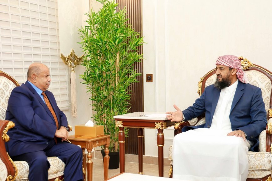 المحرّمي يناقش مع محافظ حضرموت مستجدات الأوضاع ومساعي تعزيز الاستقرار