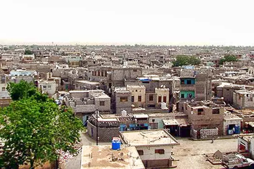 لحج : إنقاذ طفلة سقطت في بئر عمقها 25 مترا.. ( صورة )