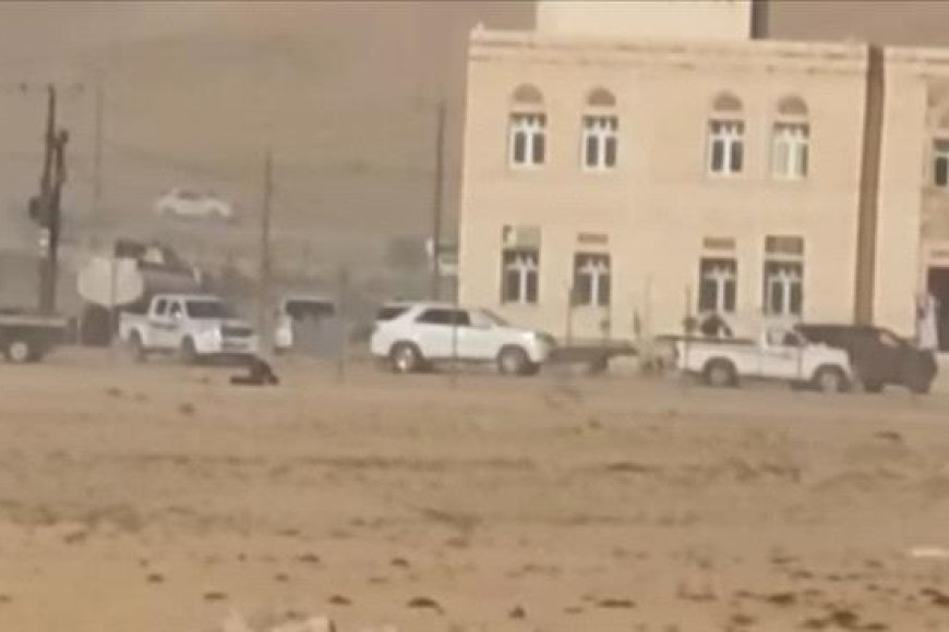 مسلحون قبليون ينهبون مقر اللواء 11 حرس حدود بحضرموت بعد السيطرة عليه