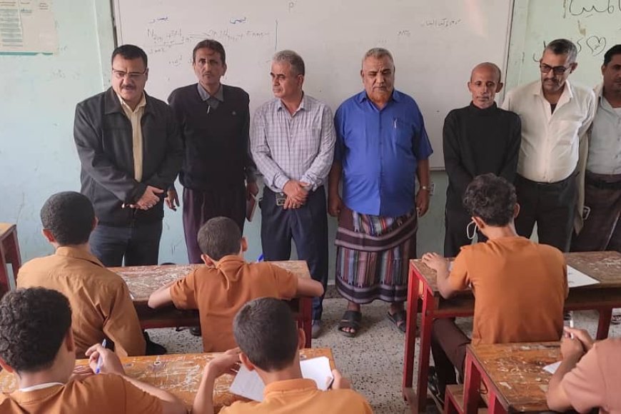 خلال تدشينه إختبارات الفصل الدراسي الأول..  مدير عام المنصورة يؤكد أهمية الإمتحانات في ترسيخ المعلومات لطلبة المدارس