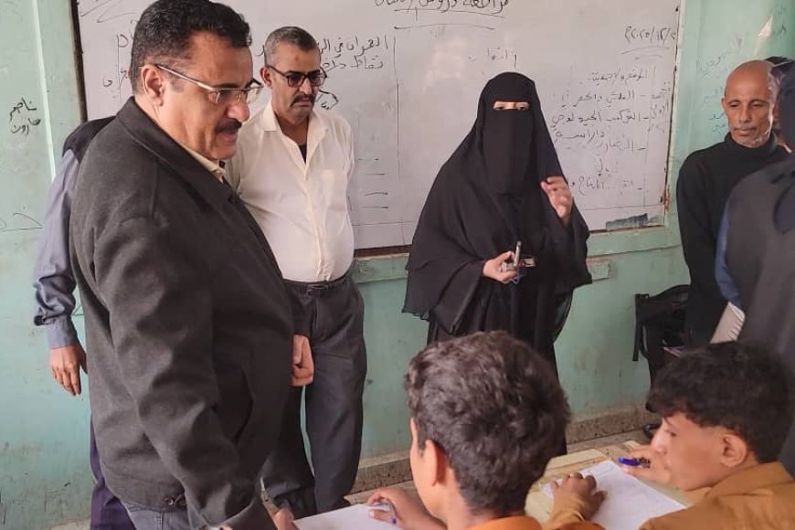 خلال تدشينه إختبارات الفصل الدراسي الأول مدير عام المنصورة يؤكد أهمية الإمتحانات في ترسيخ المعلومات لطلبة المدارس