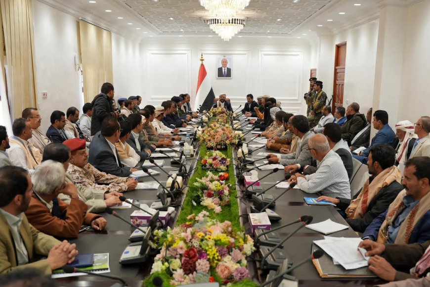 عضو مجلس القيادة العرادة يترأس اجتماعاً للمكتب التنفيذي بمأرب