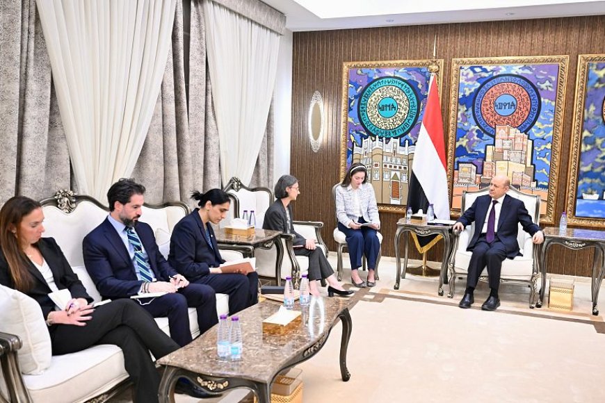 رئيس مجلس القيادة يستقبل سفيرتي الجمهورية الفرنسية والمملكة المتحدة والقائم باعمال سفارة الولايات المتحدة