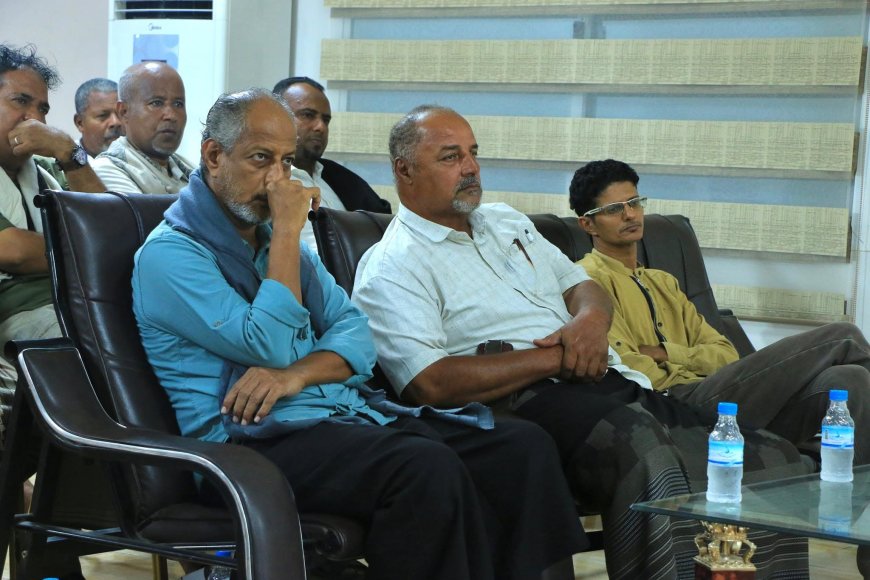 رئيس الاعلام الرياضي بساحل حضرموت يحضر اللقاء التشاوري لنادي المكلا 