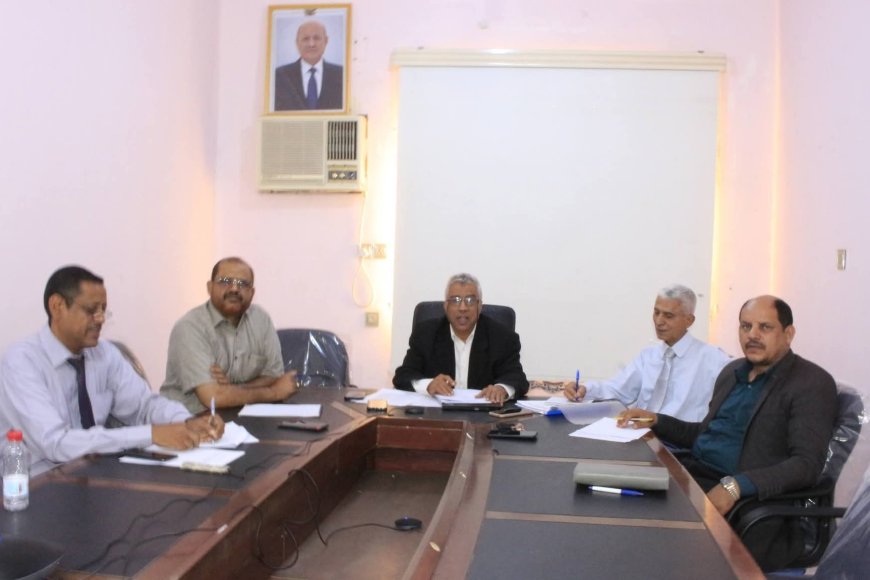 الوصابي يناقش إنجاز خطوات التصنيف الوطني للجامعات (النسخة الثانية 2025) 