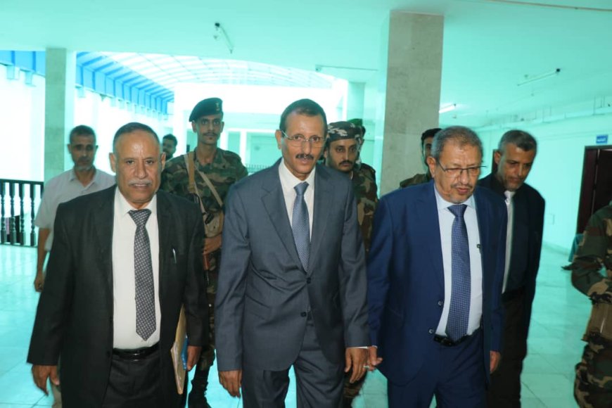 رئيس مجلس القضاء يتفقد سير العمل  في دوائر المحكمة العليا بعدن 