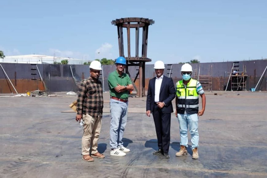 باخبيرة وقائد يطلعان على مستوى إنجاز مشروع خزان مياه تجميعي في منطقة البرزخ بعدن