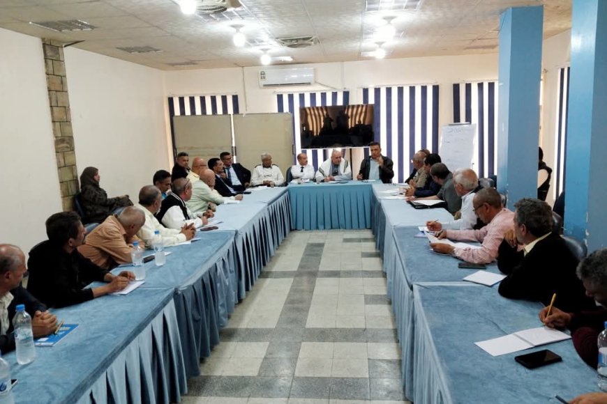اجتماع بتعز يشدد على رقابة ضبط الاسعار وحماية المستهلك من الغش التجاري .