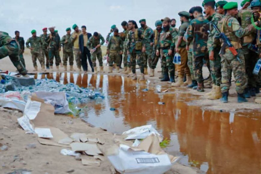 باشراف العميد الوالي.. إدارة مكافحة المخدرات بقوات الحزام الأمني تتلف (2795) قارورة وعلبة من الخمور المستوردة