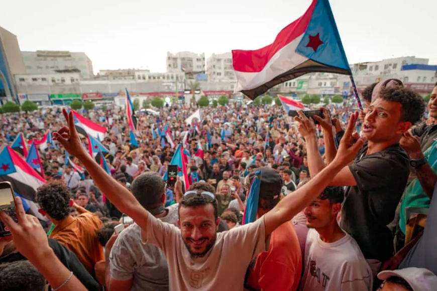 دعوة للاحتشاد.. انتقالي عدن يستنفر الجماهير لـ(جمعة الثبات والتمكين) في ساحة العروض