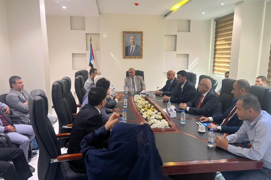 الوزير باذيب يترأس اجتماع مجلس وزارة الاتصالات لمناقشة تقارير الأداء ومستوى تنفيذ الخطط 