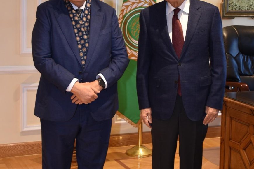 الرئيس علي ناصر محمد يلتقي بالأمين العام لجامعة الدول العربية