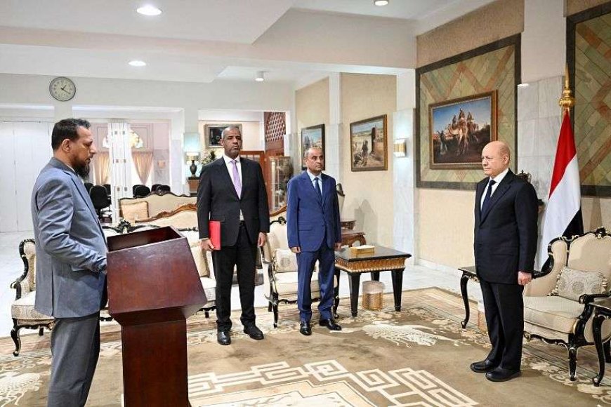 رسمياً.. عبدالرحمن الشيخ يؤدي اليمين الدستورية وزيراً للدولة ومحافظاً لعدن