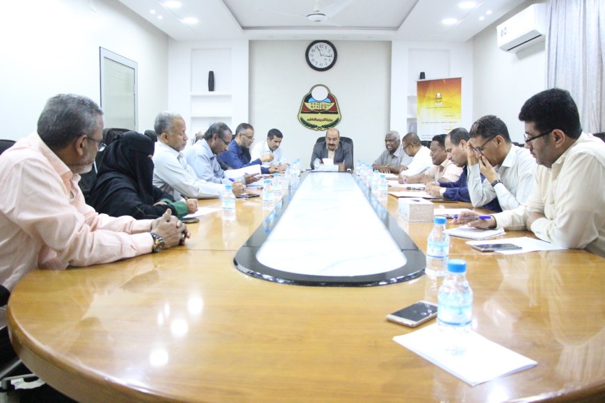 اللجنة الفرعية الإشرافية للاختبارات بمكتب تربية ساحل حضرموت تعقد اجتماعاً لها اللجنة الفرعية الإشرافية للاختبارات بمكتب تربية ساحل حضرموت تعقد اجتماعاً لها