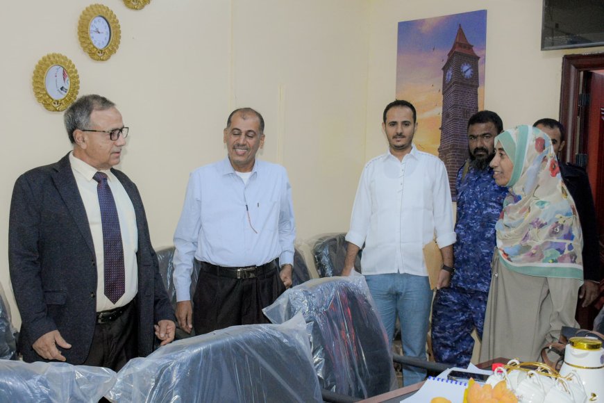 رئيس جامعة عدن يتفقد سير العمل الإداري في ديوان رئاسة الجامعة