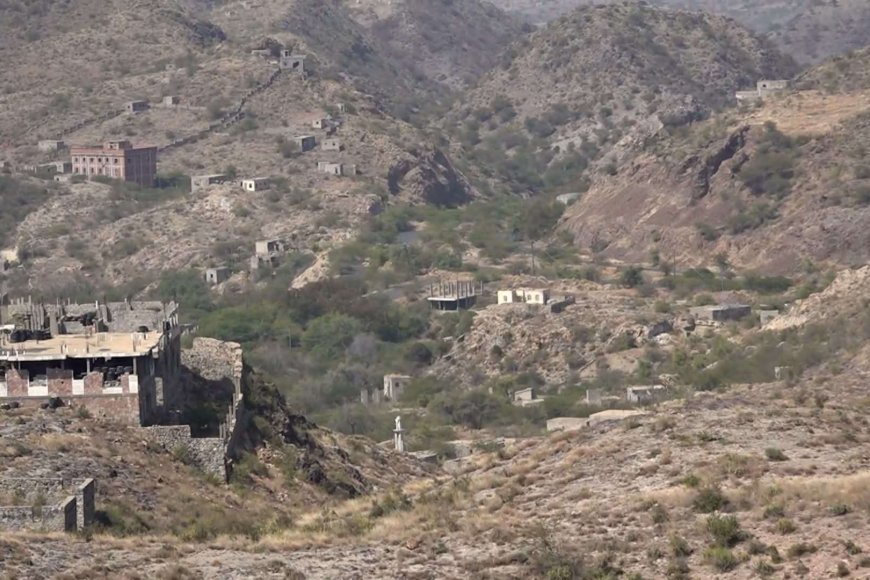 عاجل:  الدفاع الجوي يشتعل.. اشتباكات عنيفة وتصدي لتسلل لمليشا الحوثي