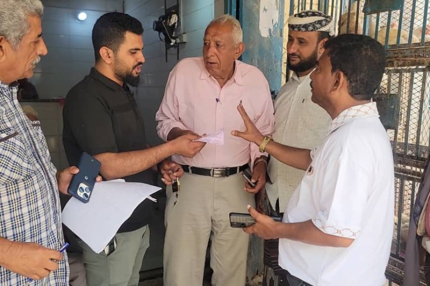 أسفرت عن إغلاق ( 4 ) محلات مخالفة..مدير عام المنصورة يوجه بضبط أسعار بيع الدجاج المذبوح محلياً بالمديرية