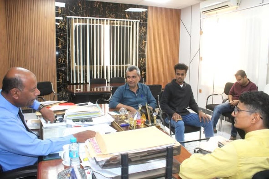 مدير عام المكلا يبحث سُبل تعزيز العمل الشبابي التطوعي  مع اتحاد الملتقيات بساحل حضرموت