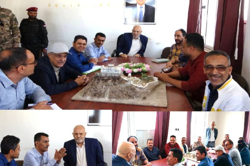 محافظ تعز يطلع على سير الإداء بمديرية القاهرة، ويؤكد أهمية التنسيق وتحسين جودة الخدمات