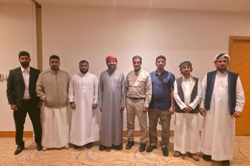 عاجل وبالصورة.. جلال الربيعي يظهر في الرياض لأول مرة بجانب عضو الرئاسي المحرمي عاجل وبالصورة.. جلال الربيعي يظهر في الرياض لأول مرة بجانب عضو الرئاسي المحرمي