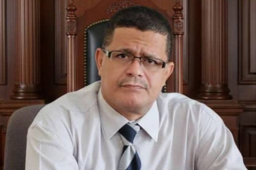 القاضي أنيس جمعان يدعو مجلس القيادة الرئاسي والحكومة ومحافظة عدن إلى إنشاء أكبر مجمع قضائي في خورمكسر القاضي أنيس جمعان يدعو مجلس القيادة الرئاسي والحكومة ومحافظة عدن إلى إنشاء أكبر مجمع قضائي في خورمكسر