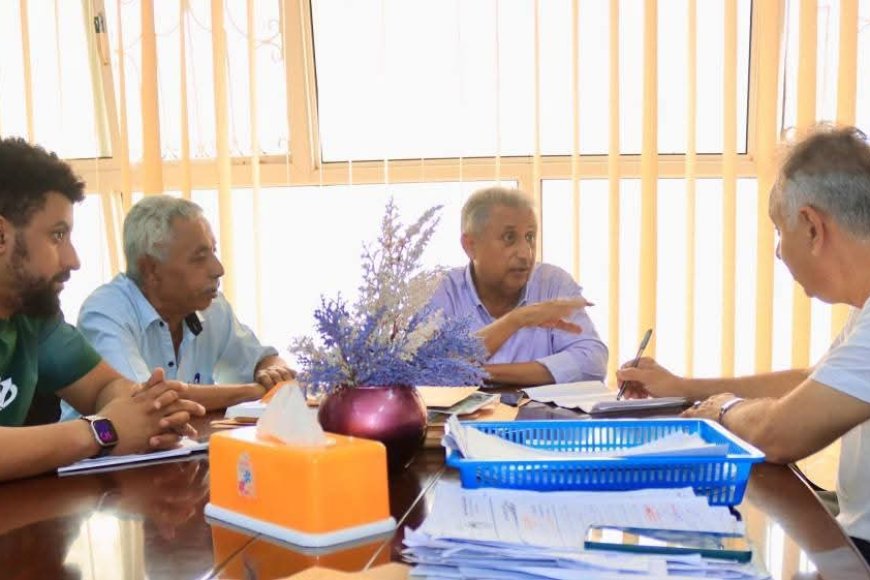 الجاوي وراشد يناقشان خطط النظافة والتحسين في المعلا 